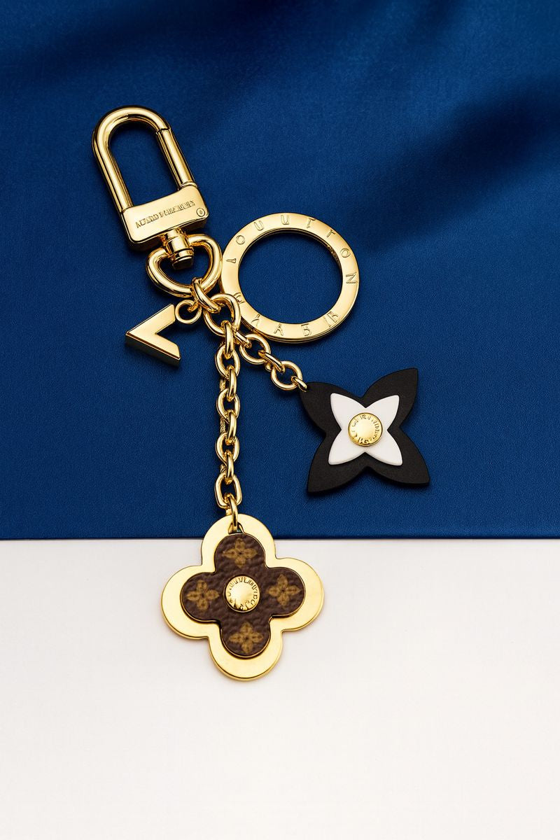 L Key Holder White flower